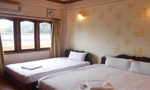 Standard Triple Room  | Blackout curtains, free WiFi - Vanhmaly Hotel (Vientiane)