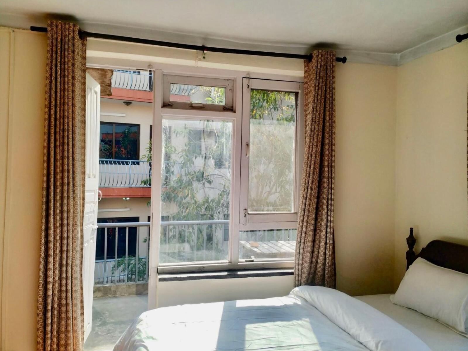 In-room safe, desk, soundproofing, free WiFi