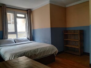Zimmersafe, Schreibtisch, schallisolierte Zimmer, kostenloses WLAN