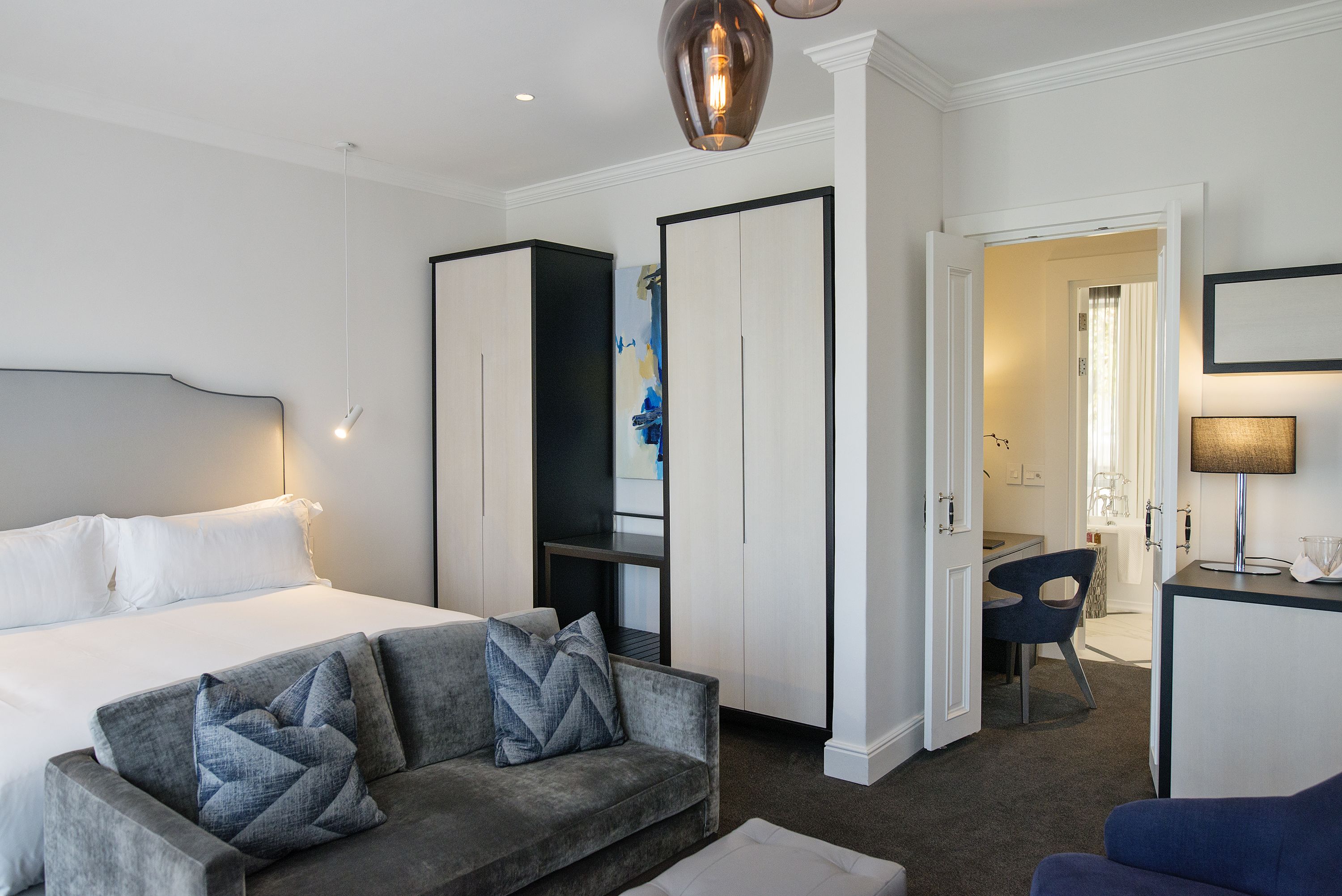 luxury suite | premium bedding, minibar, in-room safe, desk