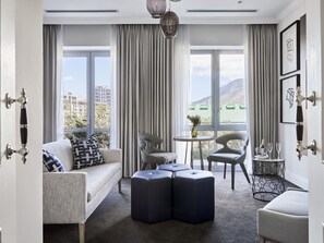 Ropa de cama de alta calidad y minibar 