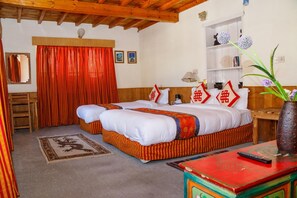 Safe på rommet, skrivebord og wi-fi (inkludert)