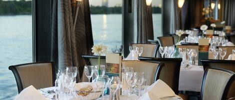 Dinner served, international cuisine