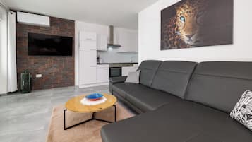 Apartment (A4) | Living room | Flat-screen TV
