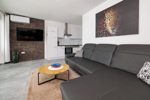 Apartment (A4) | Living room | Flat-screen TV - Apartments Panorama (Crikvenica)