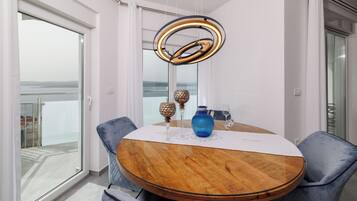 Apartment (A4) | Dining