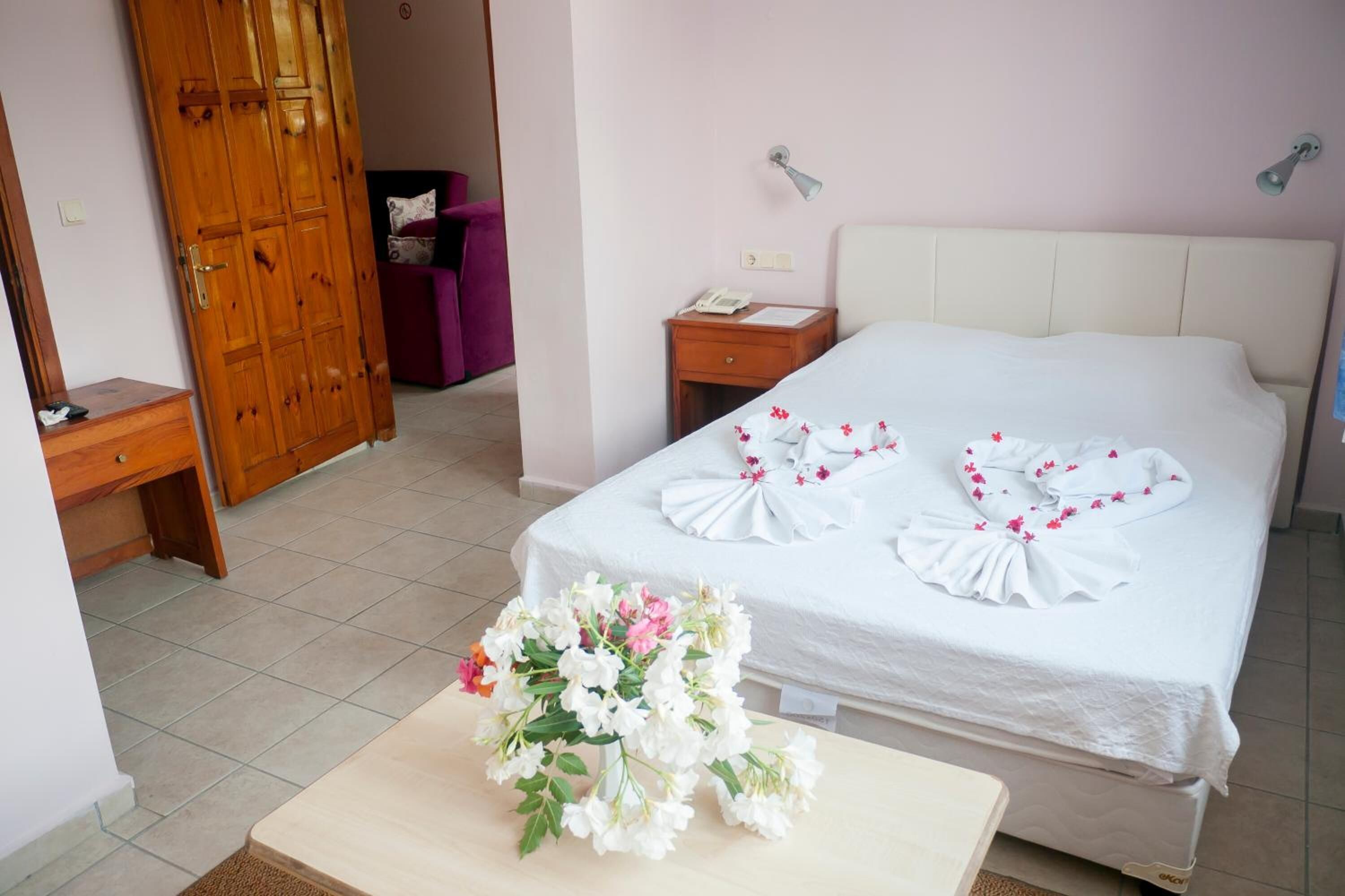 minibar, in-room safe, desk, soundproofing