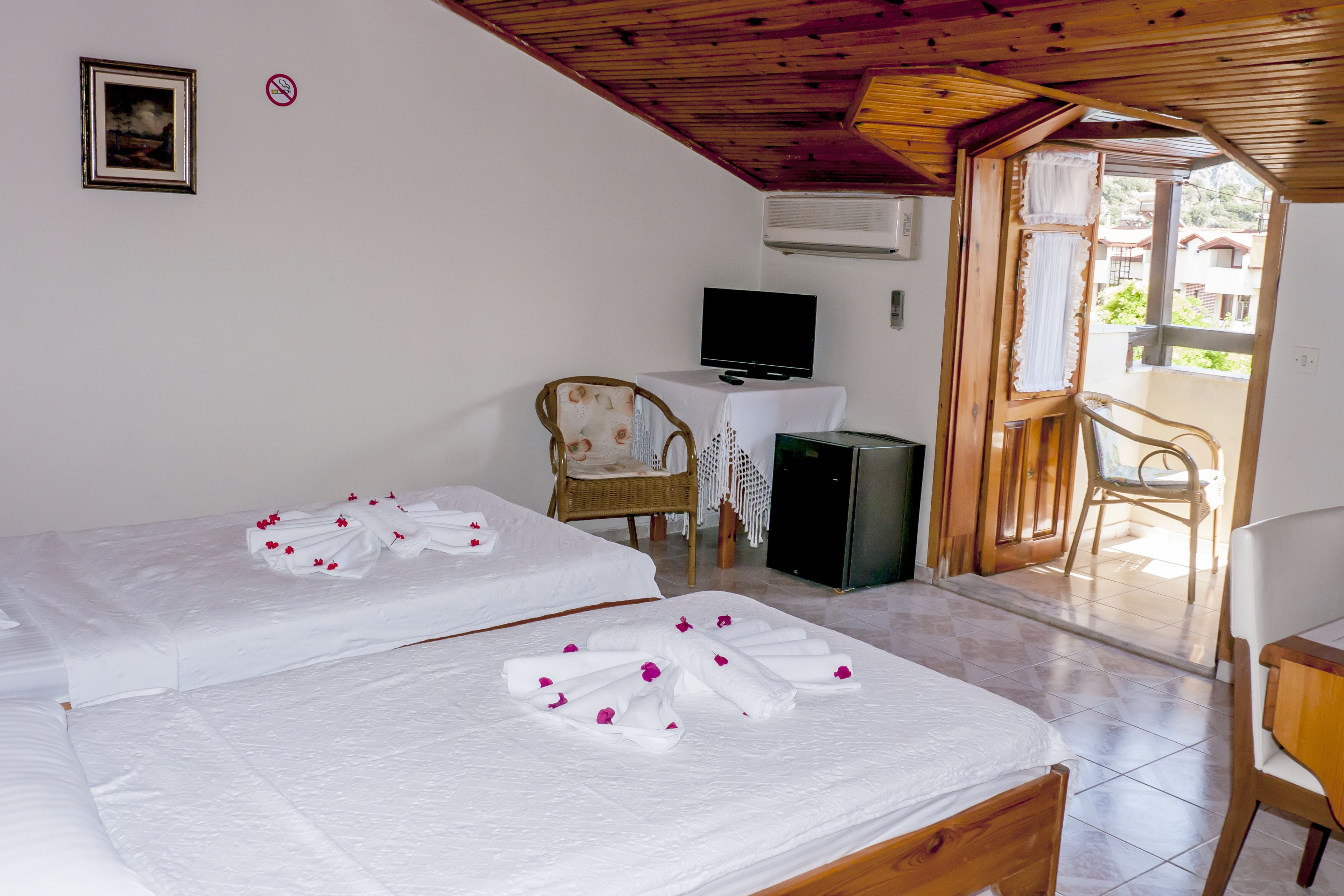 double or twin room | minibar, in-room safe, desk, soundproofing