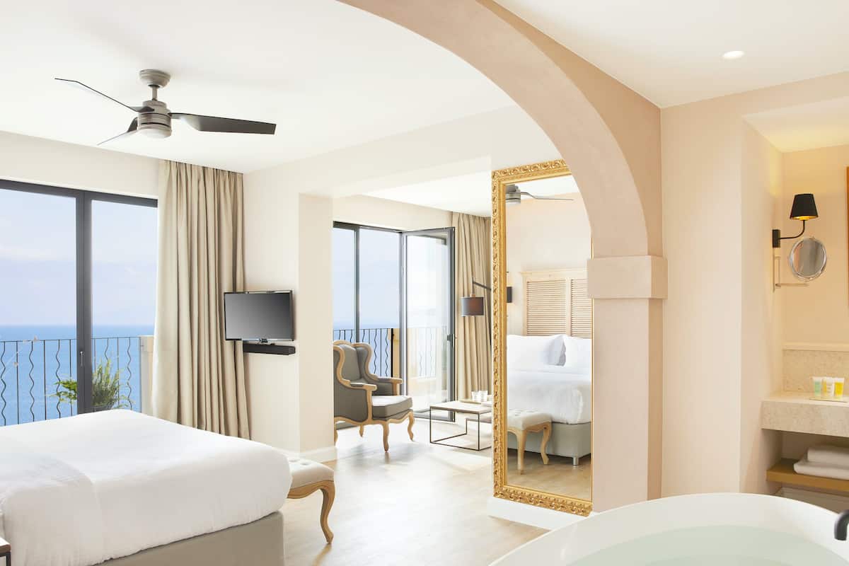 Suite Deluxe (Whirlpool) | 1 dormitorio, ropa de cama de alta calidad, minibar y caja fuerte