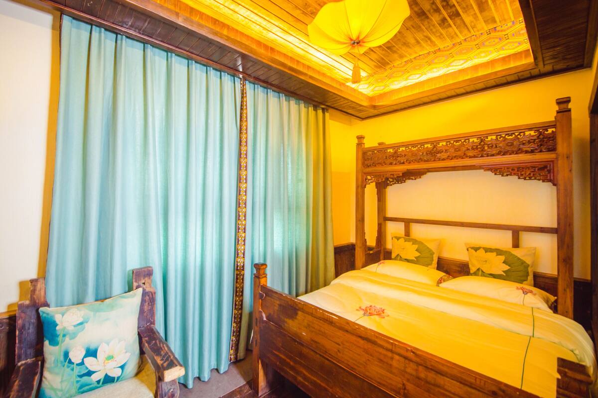 Premium bedding, free WiFi