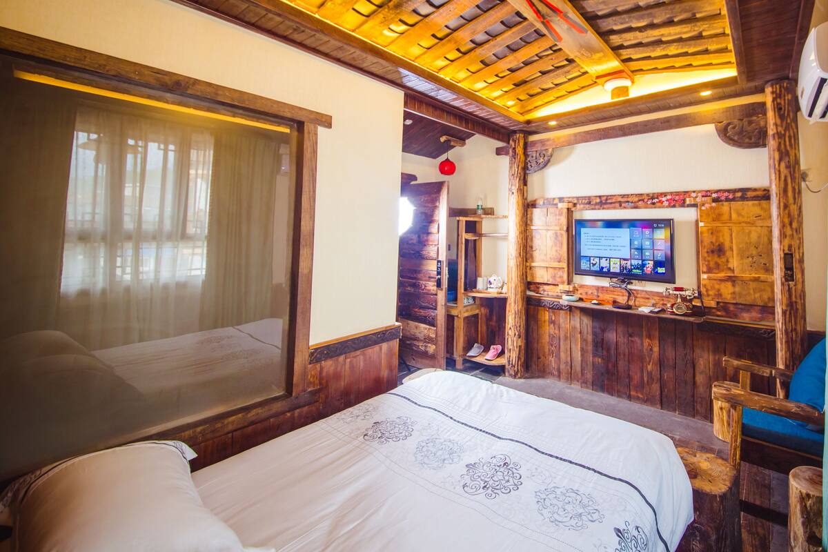 Premium bedding, free WiFi