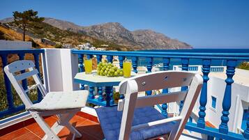 Studio (Triple) | Terrace/patio