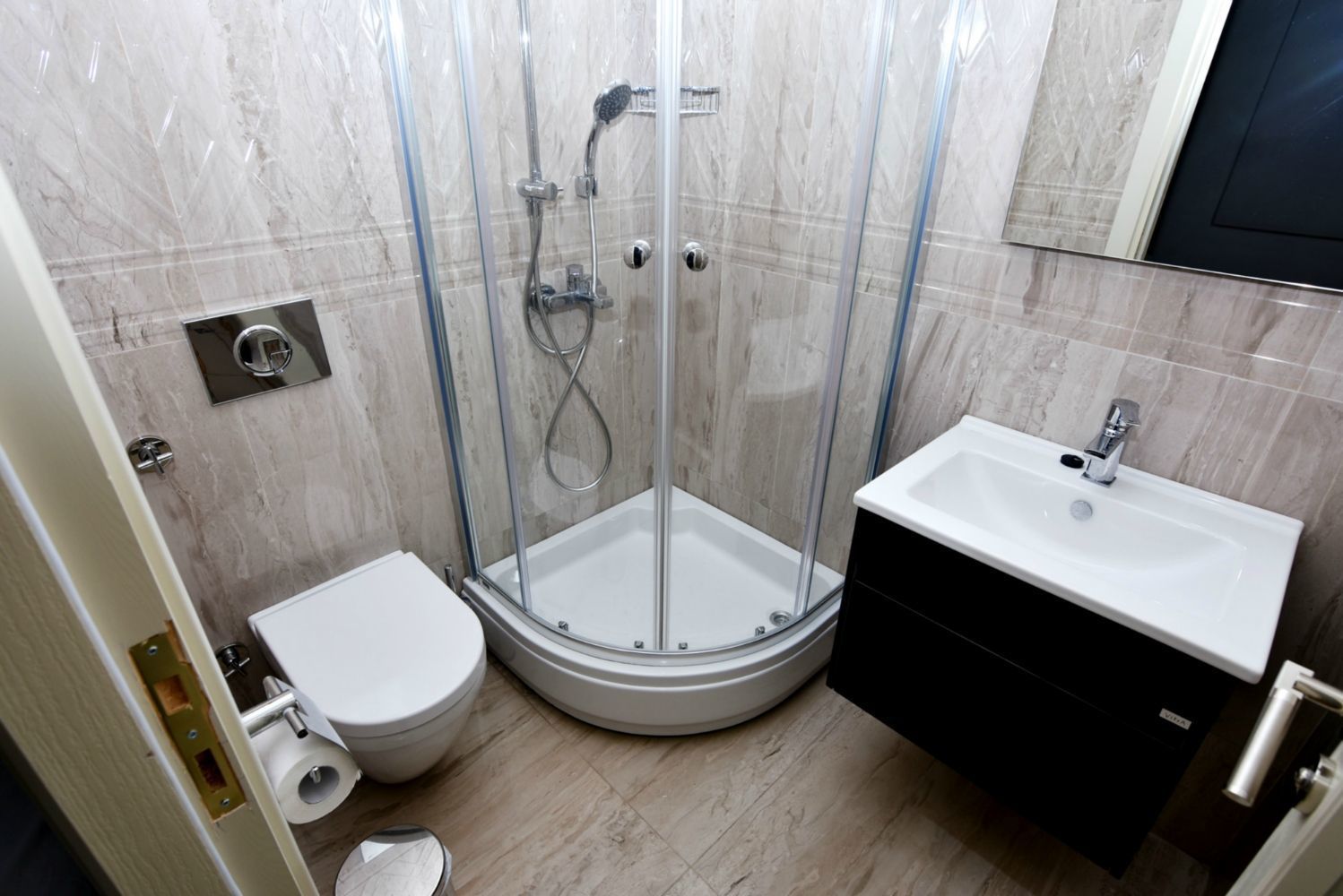 Phòng 3 Tiêu chuẩn | Phòng tắm | Buồng tắm vòi sen, đồ dùng nhà tắm miễn phí, máy sấy tóc 