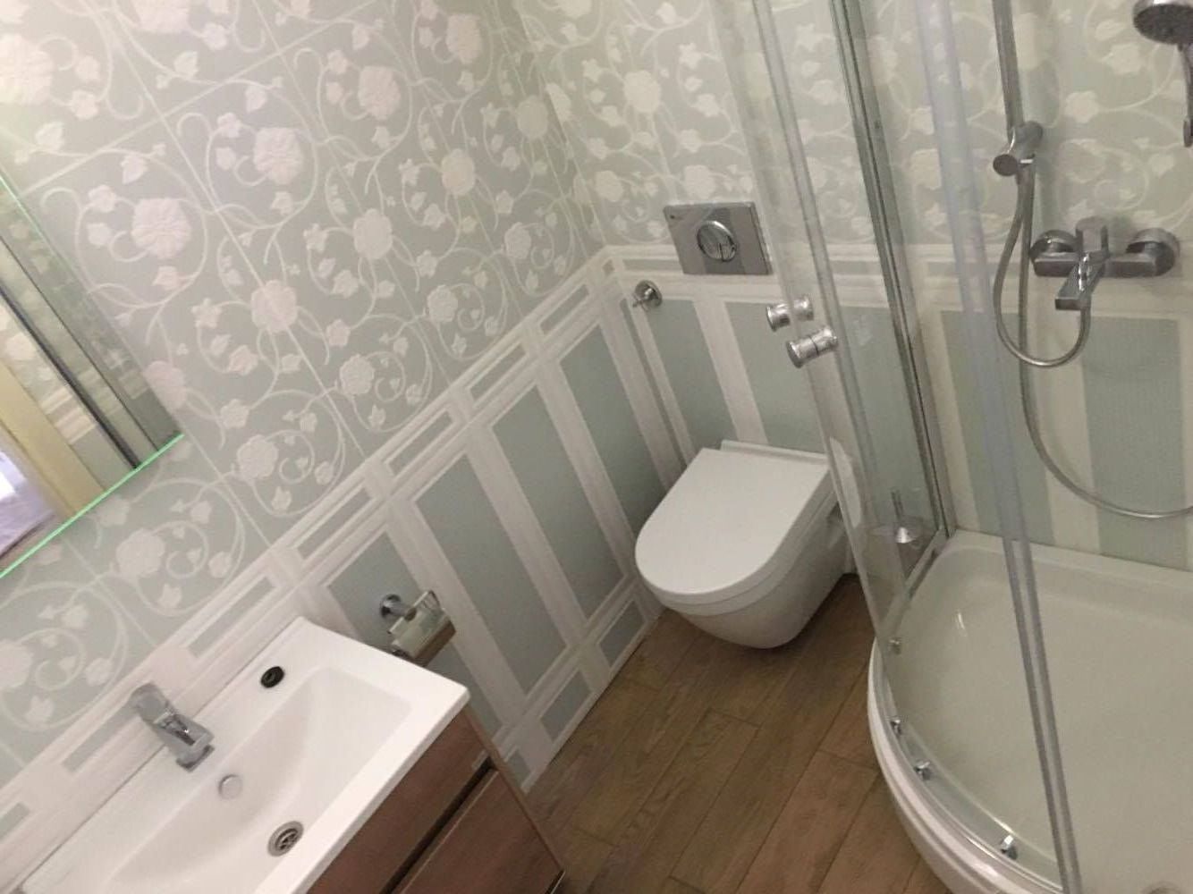 shower, free toiletries, hair dryer, slippers