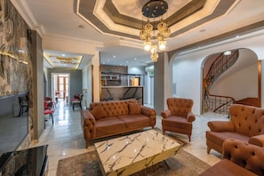 Lobby sitting area - Olimpic Hotel (Istanbul)