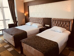 Minibar, két bảo mật tại phòng, bàn, phòng cách âm 