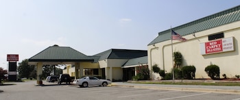 Red Carpet Inn & Suites