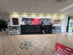 Reception - Red Carpet Inn & Suites (Kinston)