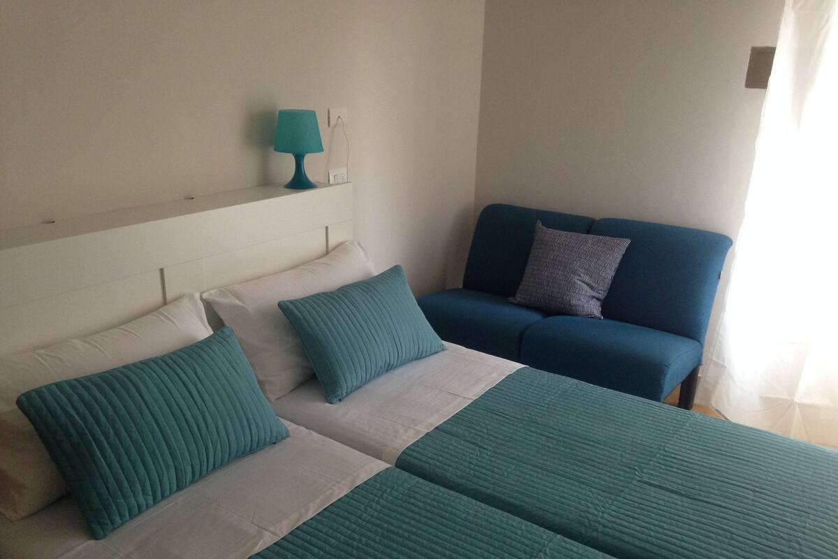 Chambre quadruple | Coffre-fort, accès au Wi-Fi (inclus)