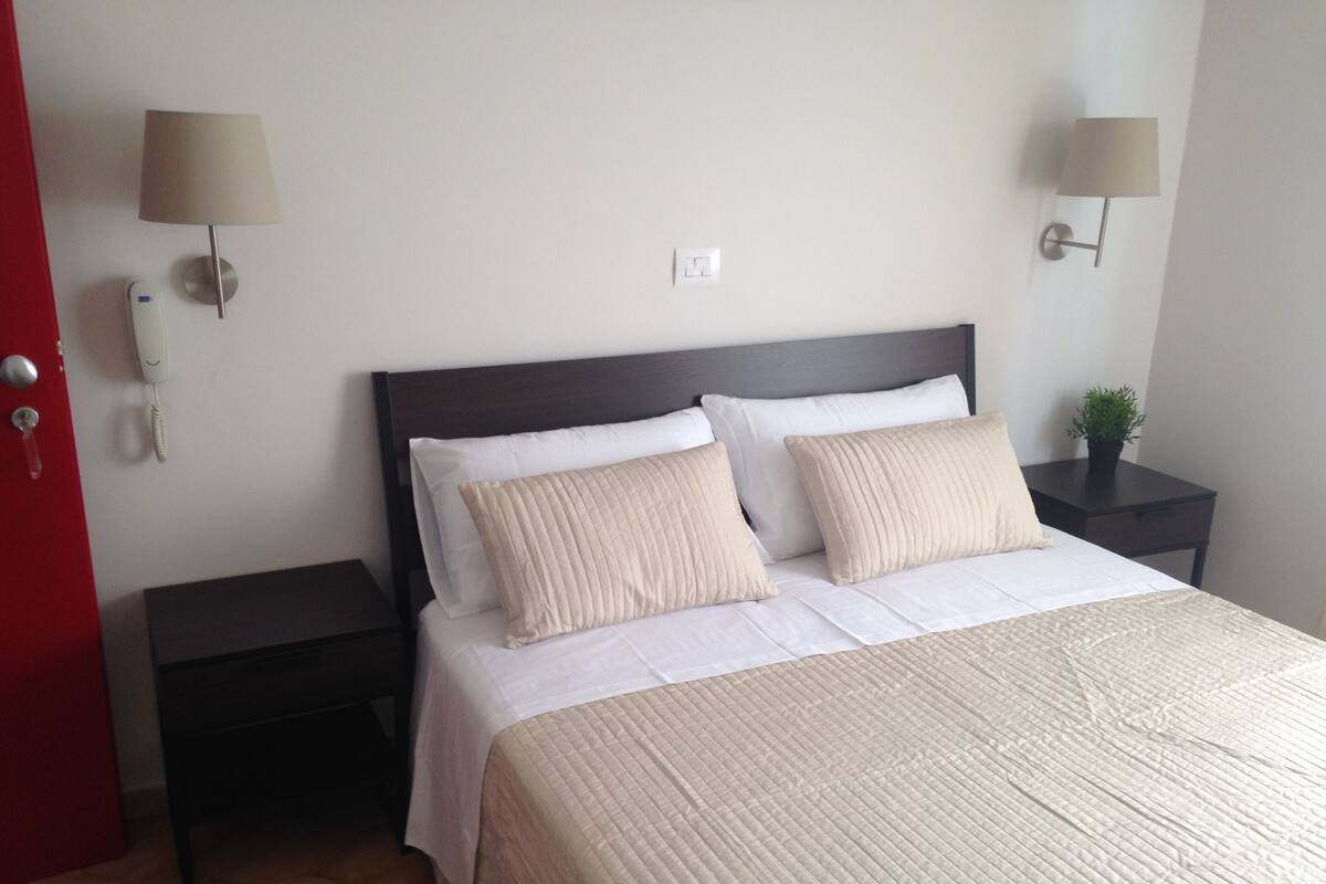 Chambre double ou avec lits jumeaux | Coffre-fort, accès au Wi-Fi (inclus)