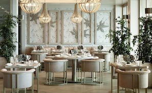 7 ristoranti, aperti a pranzo e a cena, cucina mediterranea