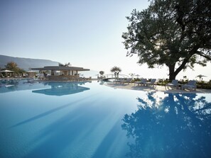 من حمّامات السباحة المغطاة، 5 من حمّامات السباحة الخارجية