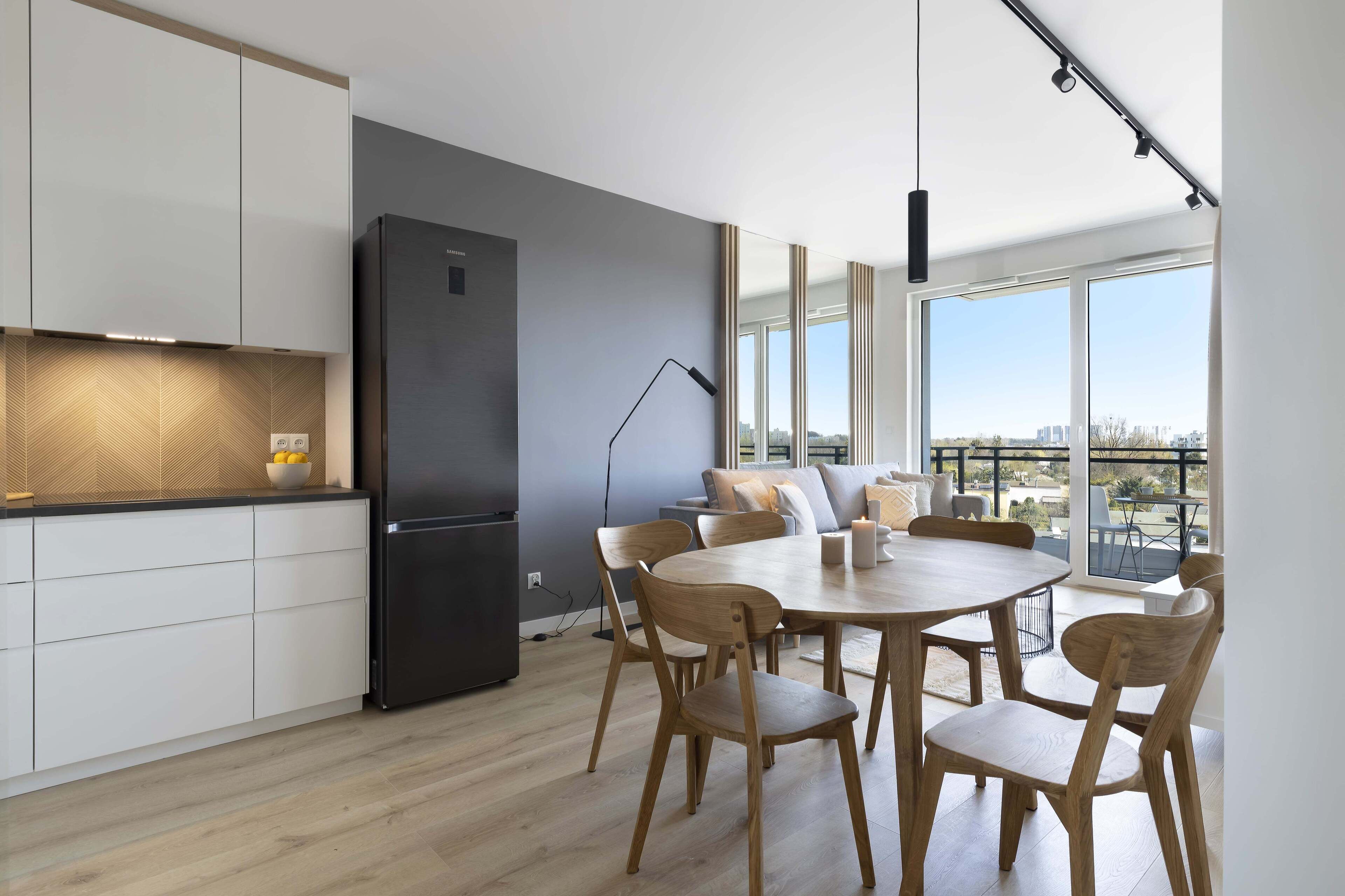 Klassiek appartement | Privékeuken | Een koelkast/vriezer, een oven, een kookplaat, een vaatwasser