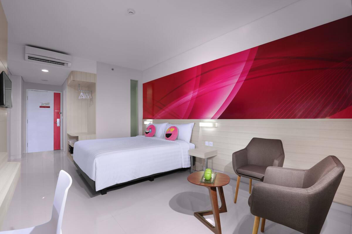 In-room safe, desk, rollaway beds, free WiFi