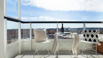 ๋์์ธ ์ํํธ | ํ
๋ผ์ค/ํํฐ์ค