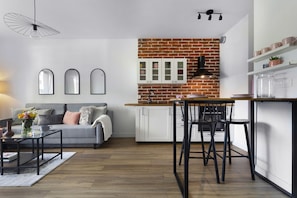 Comfort Apartment | Individually decorated, individually furnished, laptop workspace - Elite Apartments Marine Cztery Oceany (Gdansk)