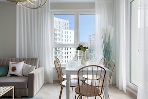 1 habitación, decoración personalizada y muebles diferentes