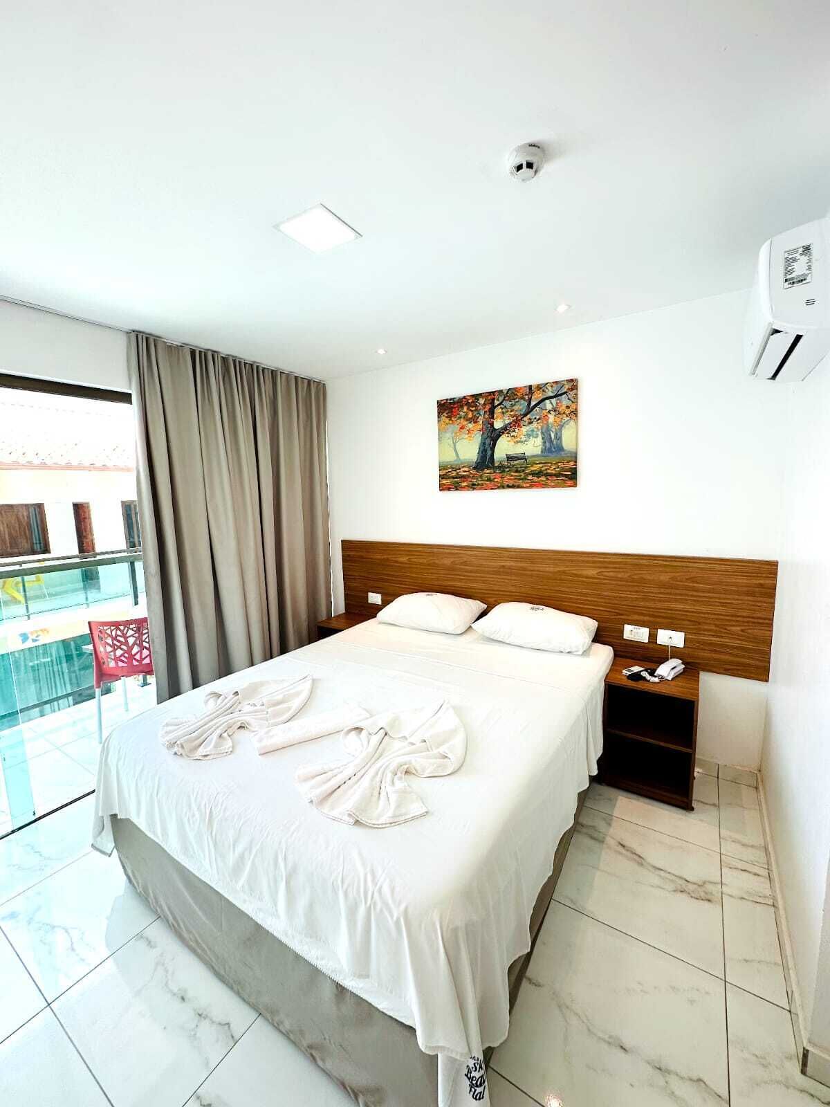 ميني بار وبديكورات فريدة لكل غرفة ومكواة/لوح كي وواي فاي مجانًا