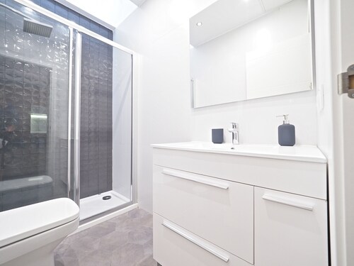 Torrassa Cozy Apartment by Olala Homes