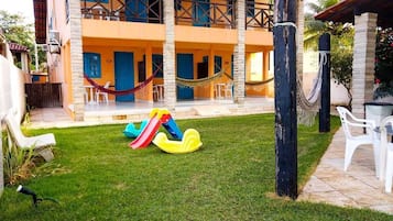 Quarto casal ou duplo luxo, de frente para a praia | Frigobar, escrivaninha, cortinas blackout, ferros/tábuas de passar roupa