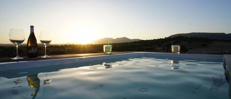Suite, Jetted Tub | Jetted bathtub
