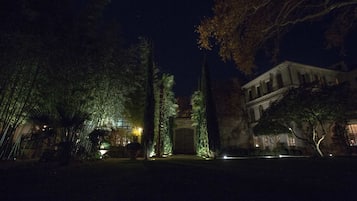 Façade de l’hébergement - soirée/nuit