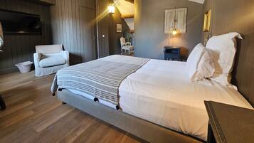 Chambre (Virgile) | Minibar, coffres-forts dans les chambres, décoration personnalisée