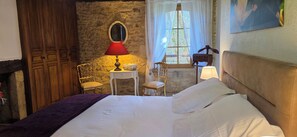 Double Room | Free WiFi