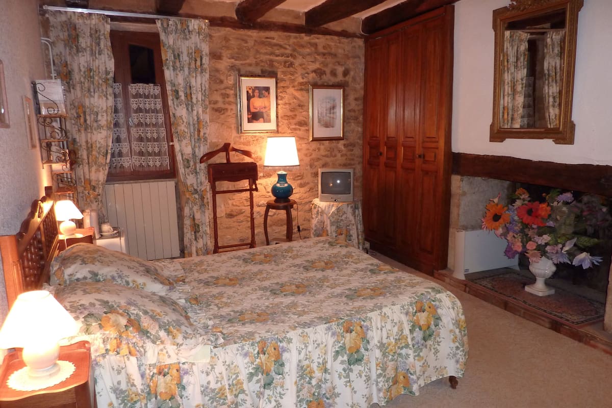 Double Room | Free WiFi