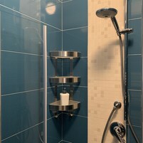 Quarto casal standard | Banheiro | Chuveiro, produtos de toalete grátis, secador de cabelo