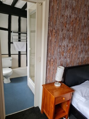 Habitación doble, baño en la habitación | Baño