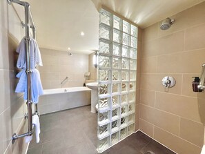 Superior Double or Twin Room, Ensuite (Room 4 Beaumaris- Junior) - Castle Cottage Inn (Harlech)