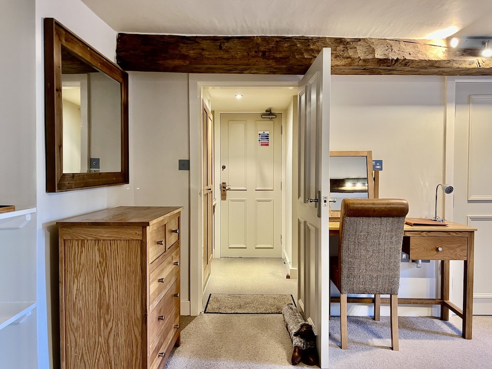 Castle Cottage Inn by null