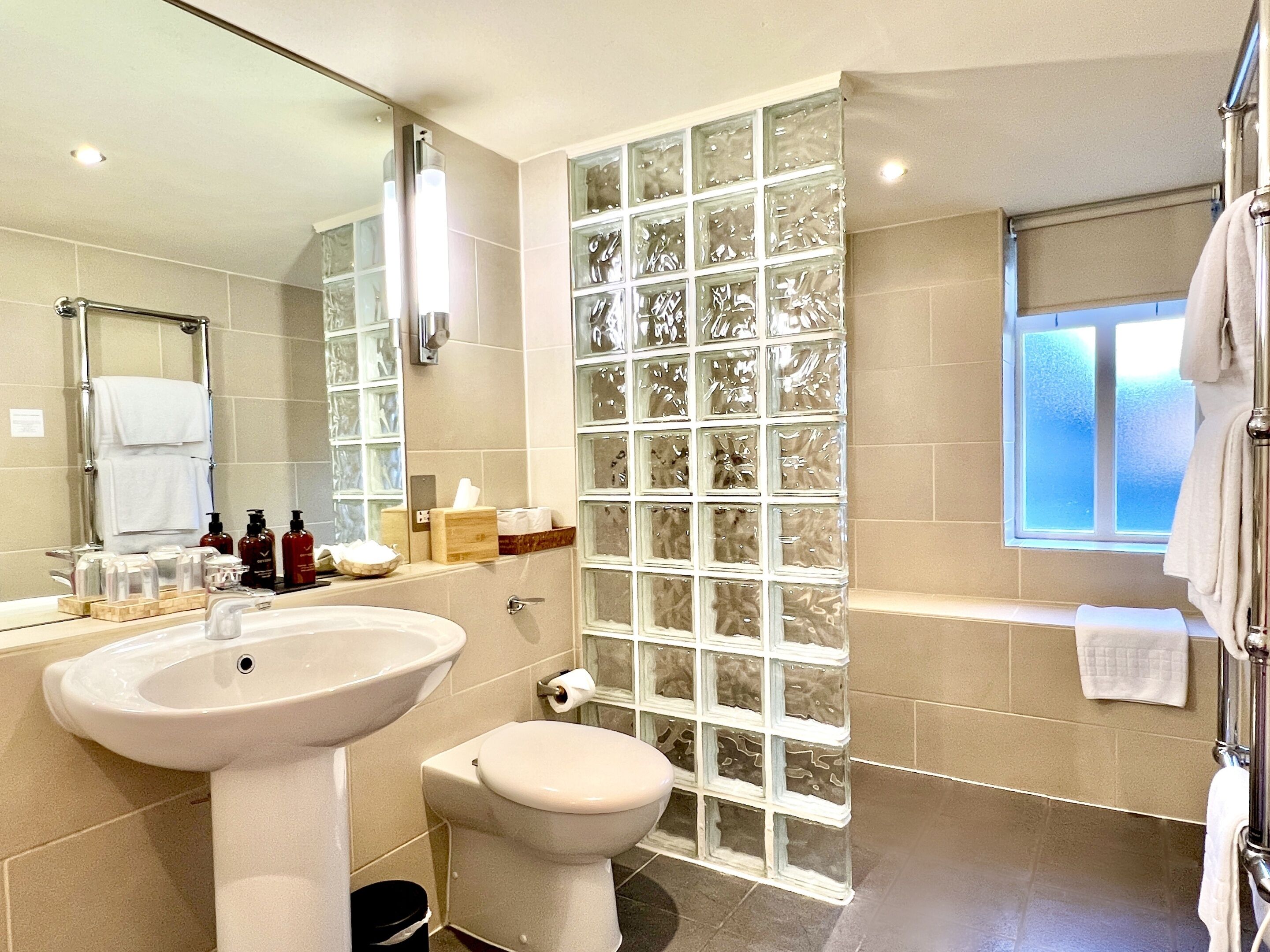 Superior Double or Twin Room, Ensuite (Room 4 Beaumaris- Junior) | Bathroom