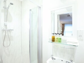 Habitación doble, baño privado | Baño