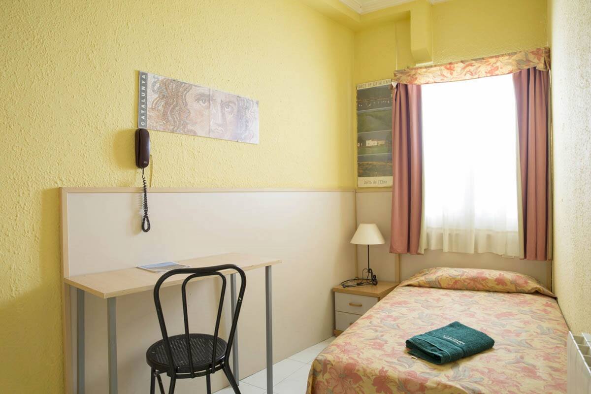 Single Room, Private Bathroom | WiFi (free)
