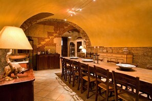 Leilighet, 3 soverom | Oppholdsområde | Flatskjerm-TV