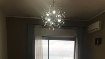 TĂ€gliches einheimisches FrĂŒhstĂŒck gegen GebĂŒhr