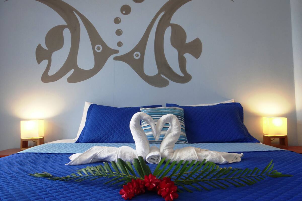 Double Room, 1 King Bed | In-room safe, desk, iron/ironing board, free WiFi