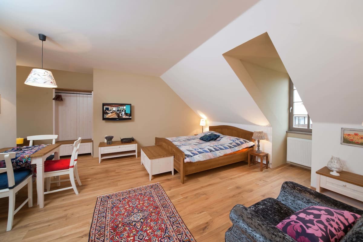 Exclusive Triple Room, Garden View | In-room safe, desk, cribs (surcharge), WiFi (free)